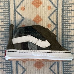 🌿2/$15 Vans infant sk8 hi-crib shoes